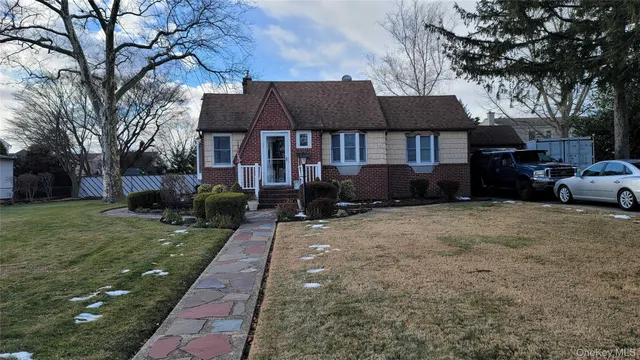 $500,000 | 34 Pine Acres Boulevard, Deer Park, NY 11729