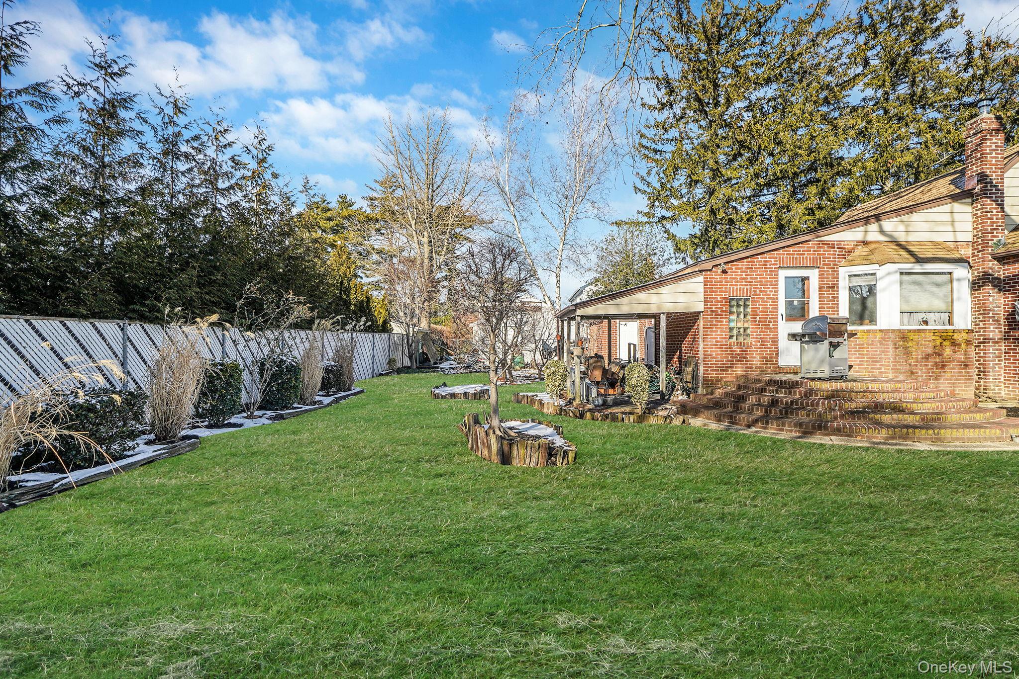 34 Pine Acres Boulevard Deer Park, NY 11729 - Photo 6 of 24