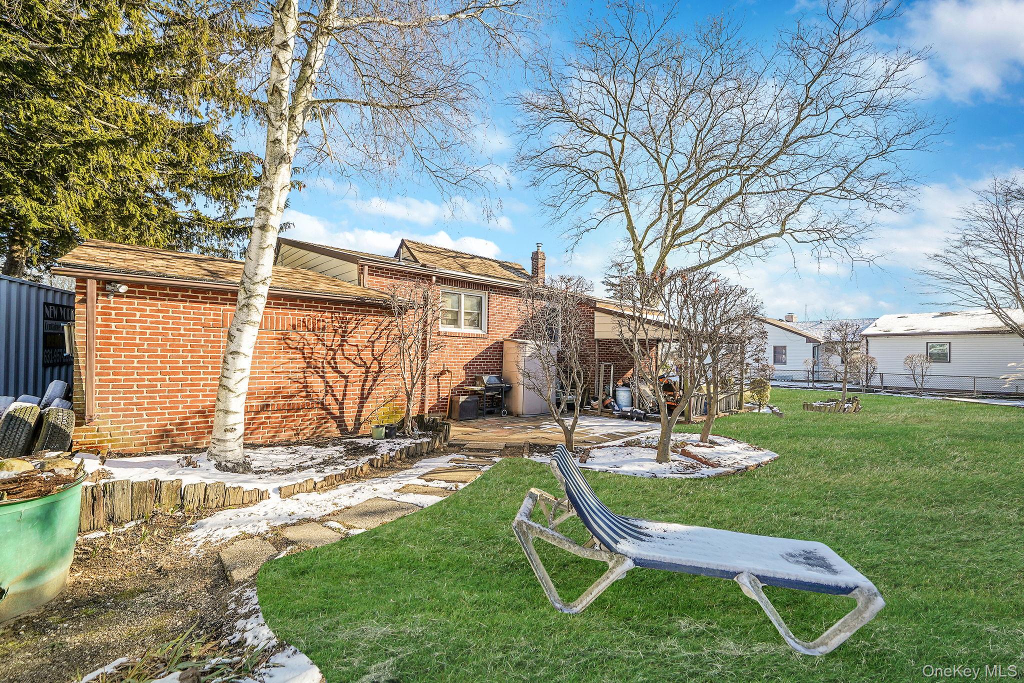 34 Pine Acres Boulevard Deer Park, NY 11729 - Photo 9 of 24