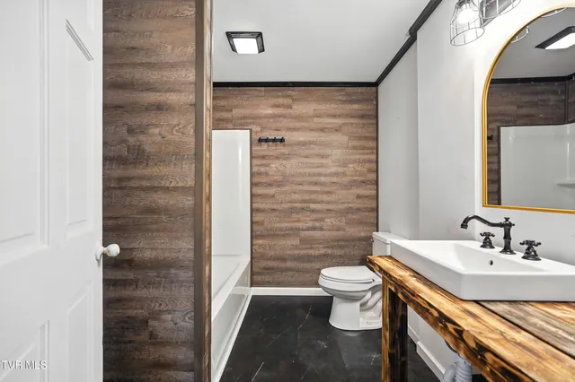 $570,000 | 621 McArthur Avenue, Elizabethton, TN 37643