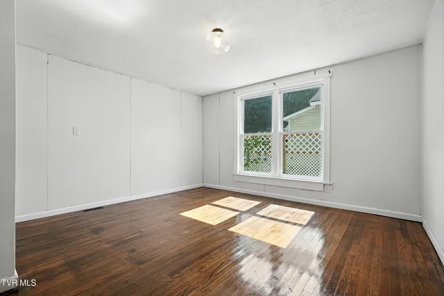 $570,000 | 621 McArthur Avenue, Elizabethton, TN 37643