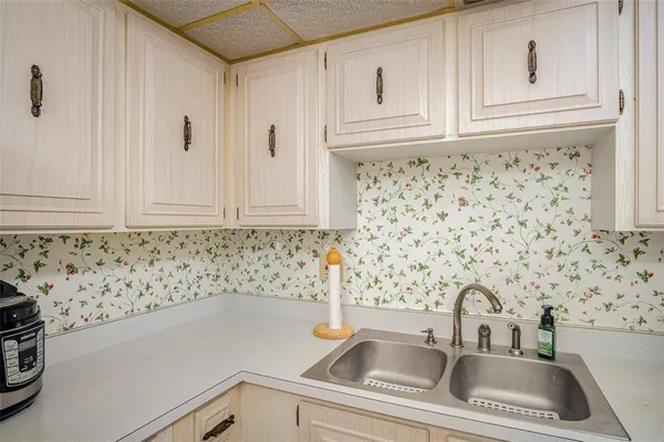 $259,900 | 1415 Ocean Shore Boulevard, Unit 704, Ormond Beach, FL 32176