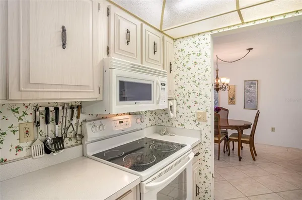 $259,900 | 1415 Ocean Shore Boulevard, Unit 704, Ormond Beach, FL 32176