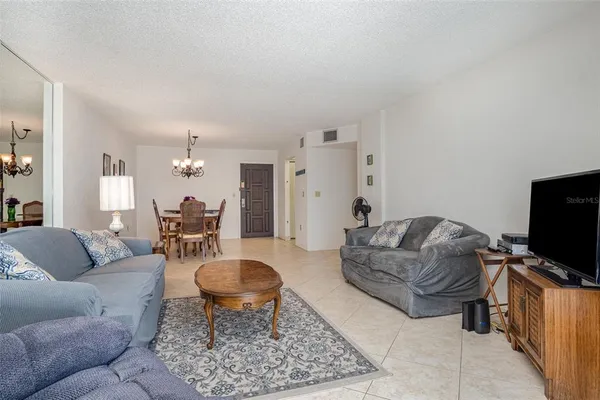 $259,900 | 1415 Ocean Shore Boulevard, Unit 704, Ormond Beach, FL 32176