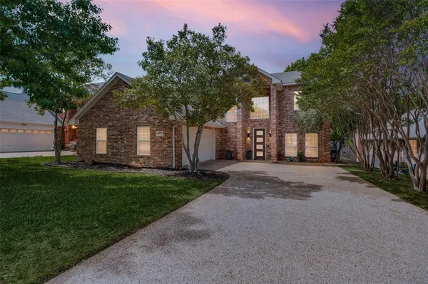 $692,000 | 9727 Vinewood Drive, Dallas, TX 75228