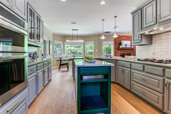 $692,000 | 9727 Vinewood Drive, Dallas, TX 75228