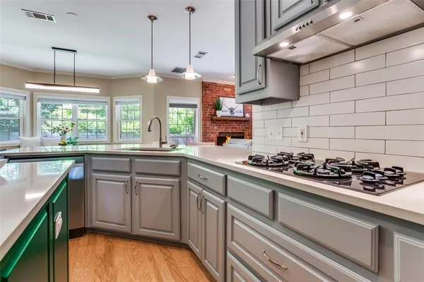 $692,000 | 9727 Vinewood Drive, Dallas, TX 75228
