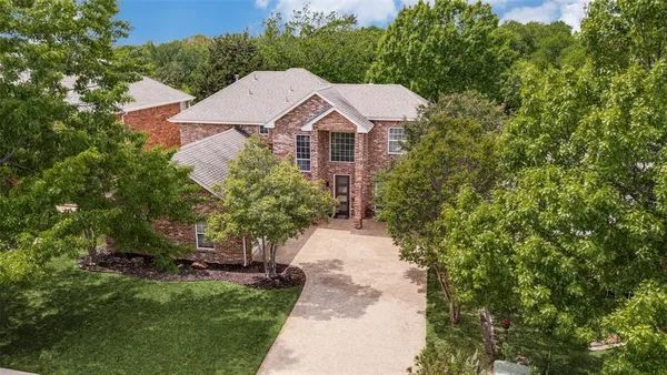 $692,000 | 9727 Vinewood Drive, Dallas, TX 75228