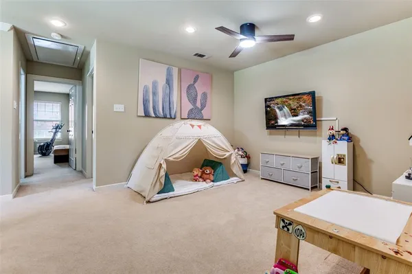 $692,000 | 9727 Vinewood Drive, Dallas, TX 75228
