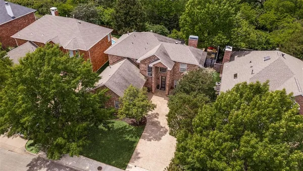 $692,000 | 9727 Vinewood Drive, Dallas, TX 75228