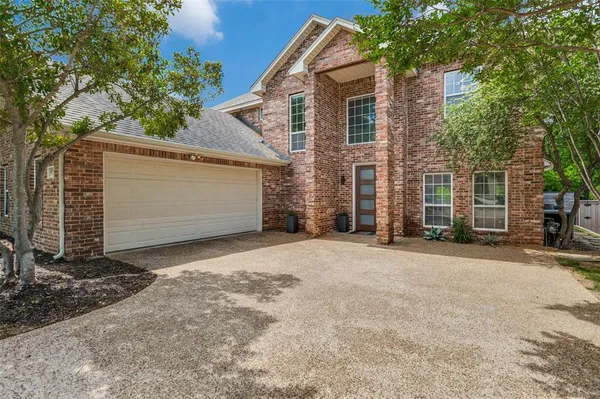 $692,000 | 9727 Vinewood Drive, Dallas, TX 75228