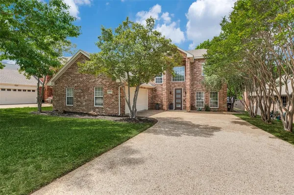 $692,000 | 9727 Vinewood Drive, Dallas, TX 75228
