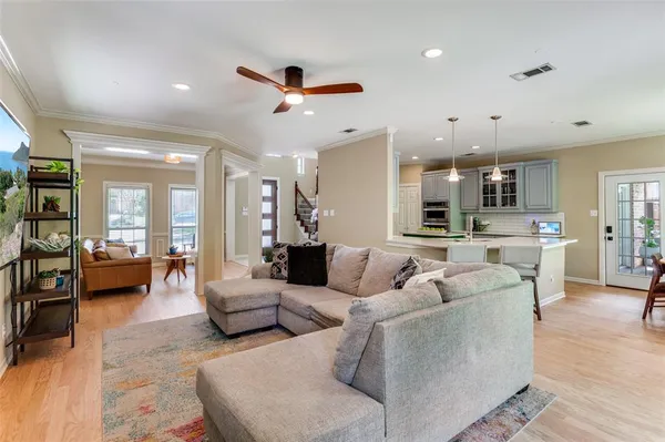 $692,000 | 9727 Vinewood Drive, Dallas, TX 75228