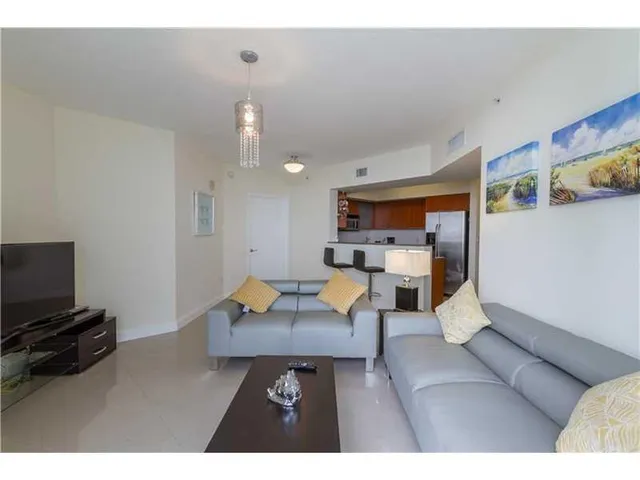$4,999 | 16699 Collins Avenue, Unit 1909, Sunny Isles Beach, FL 33160