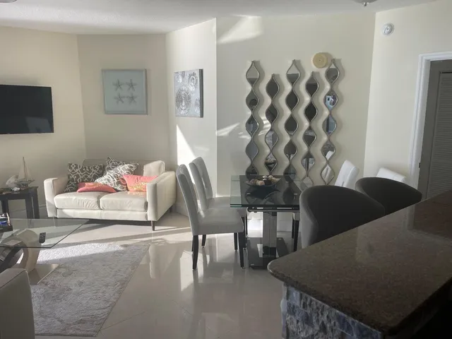 $4,999 | 16699 Collins Avenue, Unit 1909, Sunny Isles Beach, FL 33160
