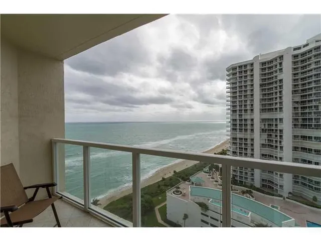 $4,999 | 16699 Collins Avenue, Unit 1909, Sunny Isles Beach, FL 33160