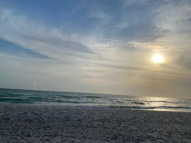 $4,999 | 16699 Collins Avenue, Unit 1909, Sunny Isles Beach, FL 33160