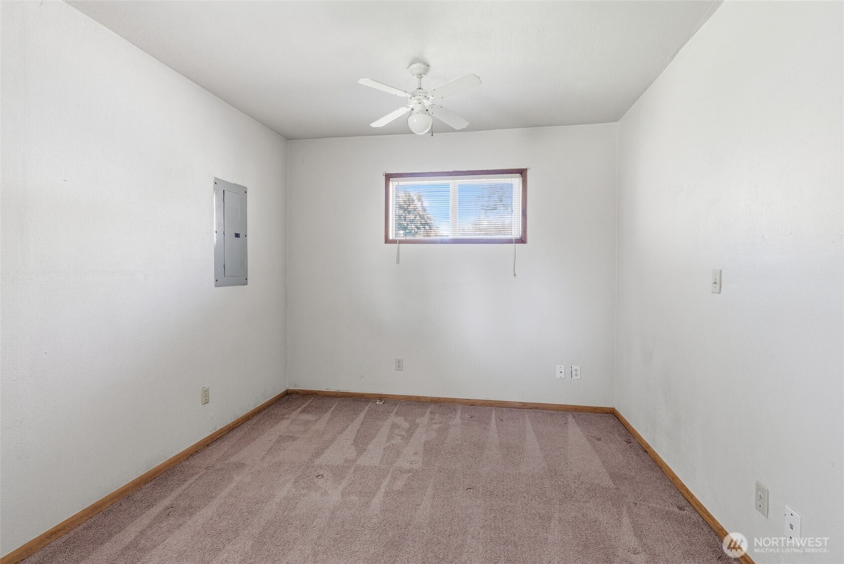 3323 Columbia Heights Road Longview, WA 98632 - Photo 19 of 25 Gallery Image 19