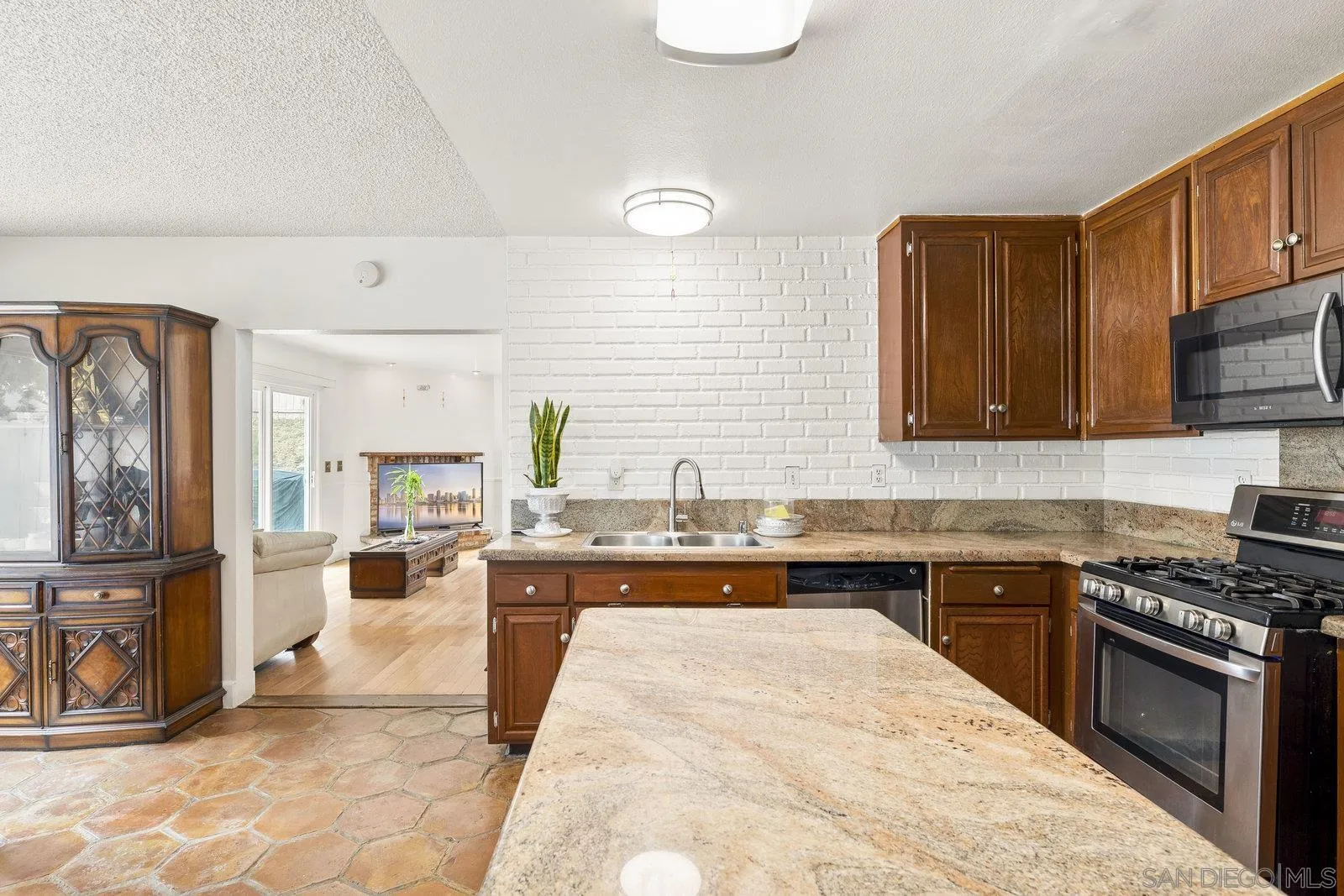 11034 Sagittarius Road San Diego, CA 92126 - Photo 15 of 52