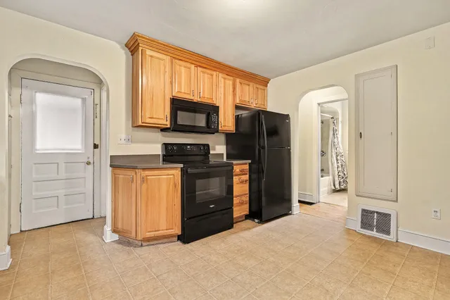 $199,900 | 88 Greenbush Street, Manistee, MI 49660