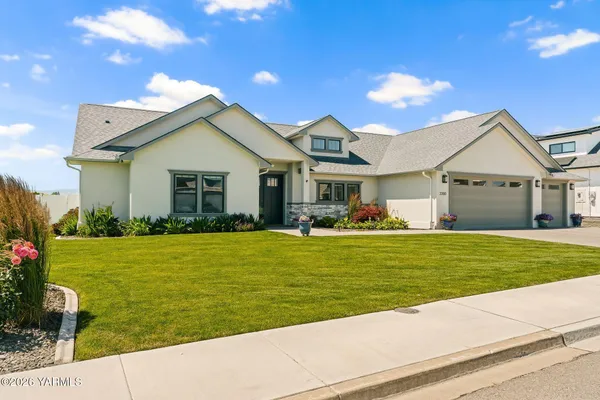 $784,900 | 2200 South 96th Avenue, Yakima, WA 98903