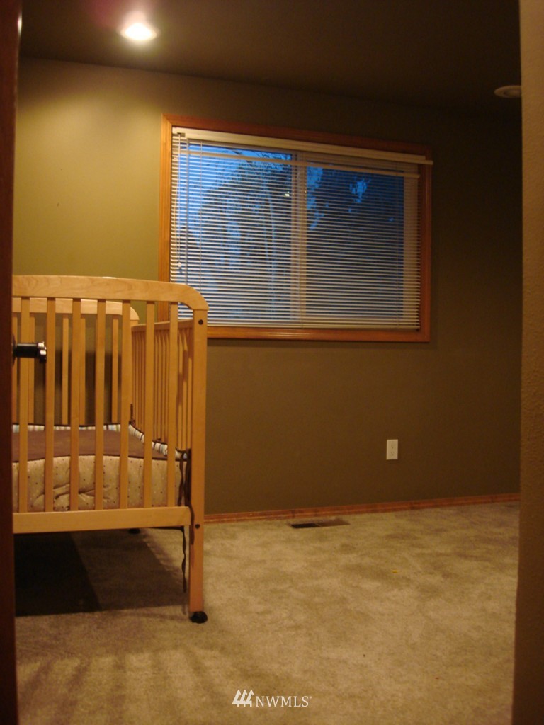 2029 Field Avenue Northeast Renton, WA 98059 - Photo 6 of 10