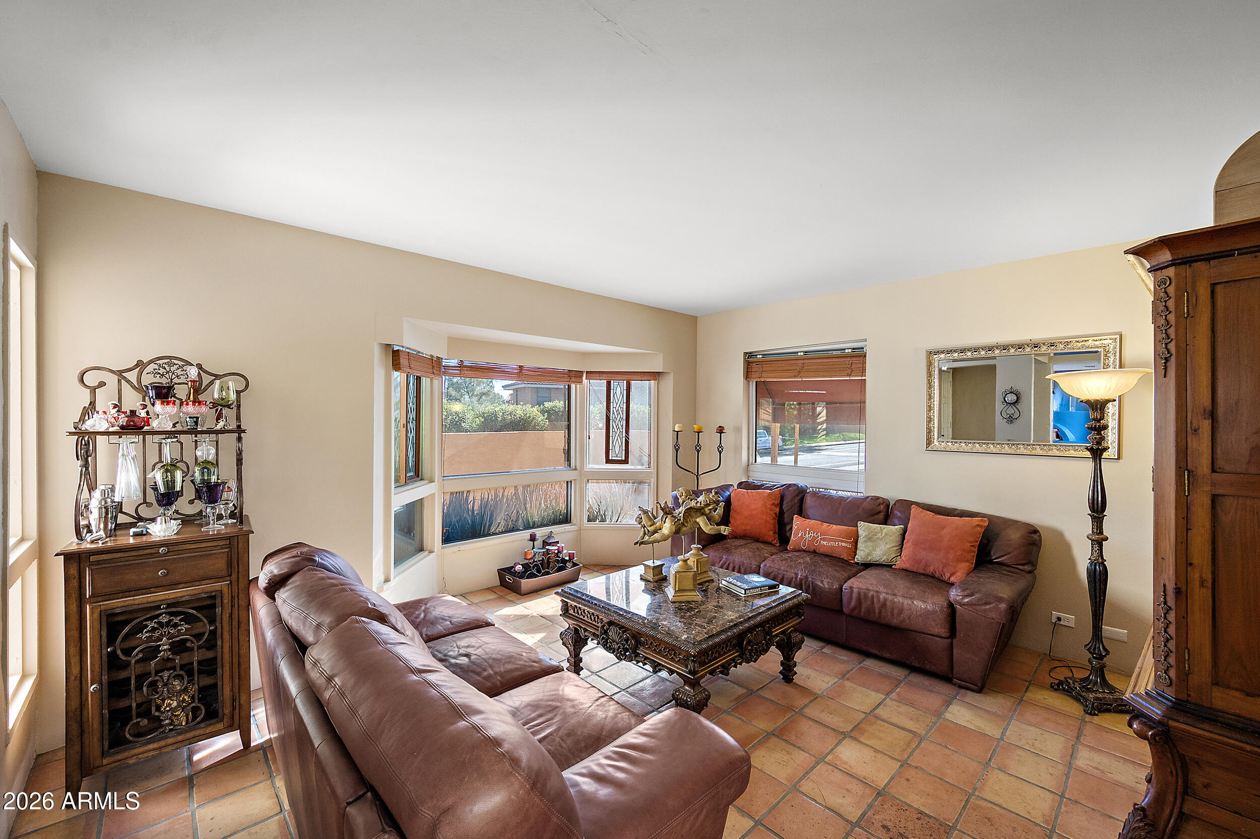 1066 East Clinton Street Phoenix, AZ 85020 - Photo 5 of 28 Living Room