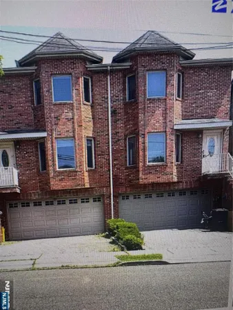 $1,350 | 530 B 1st Street, Unit B, Palisades Park, NJ 07650