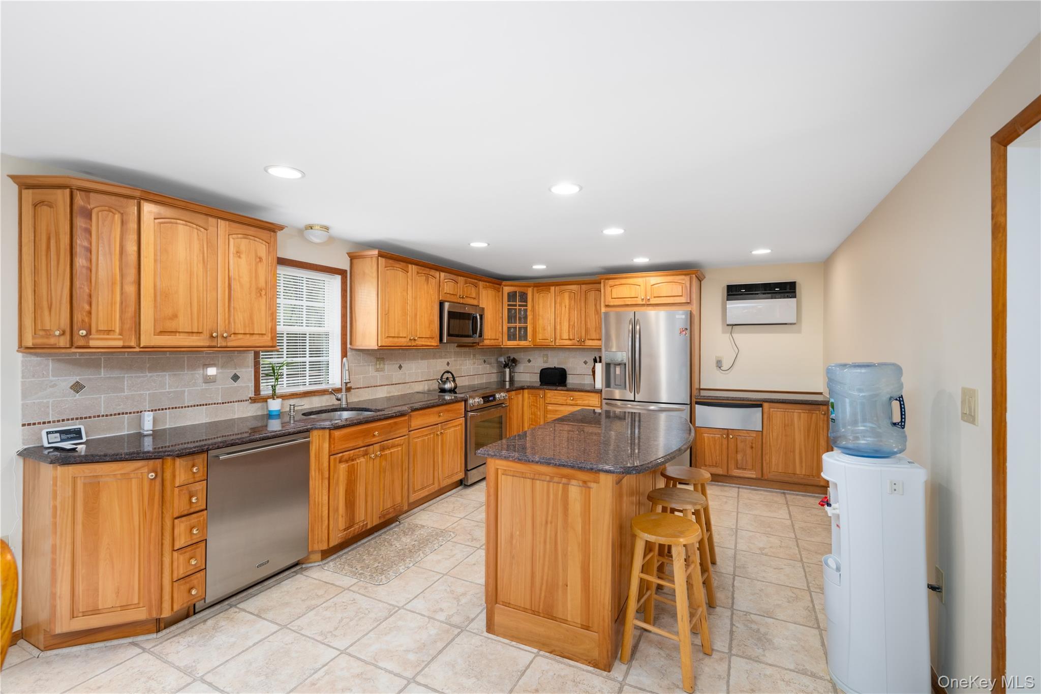 25 Boswell Road Putnam Valley, NY 10579 - Photo 5 of 17 Granite counters & island