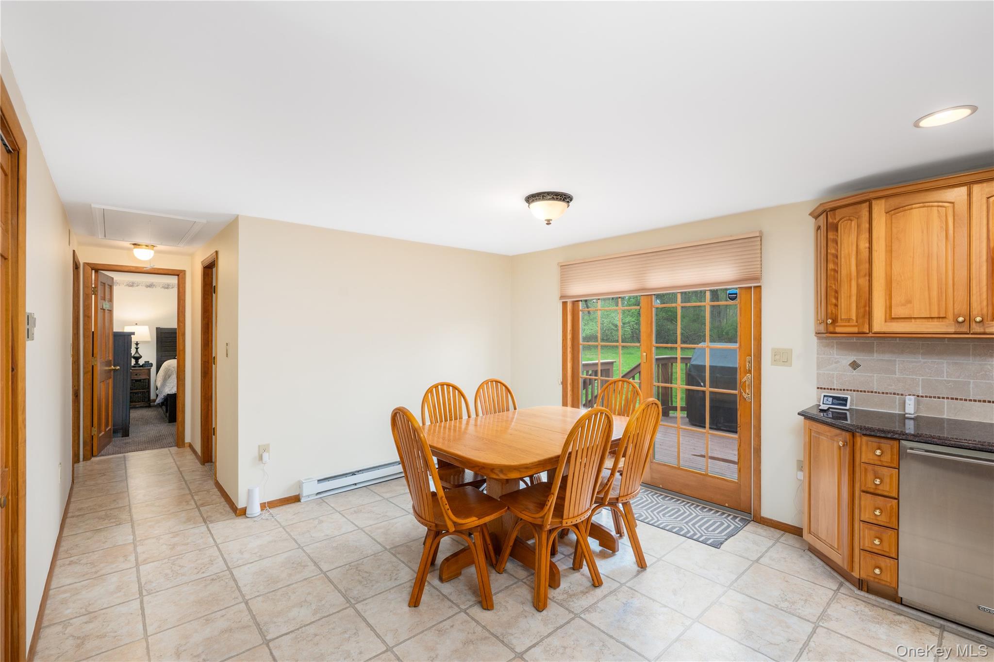 25 Boswell Road Putnam Valley, NY 10579 - Photo 6 of 17 Dining area with slider to deck