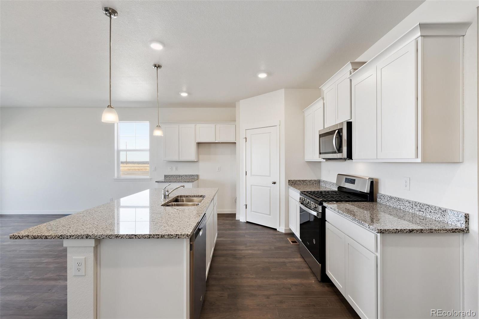 4859 Lynxes Way Johnstown, CO 80534 - Photo 13 of 28