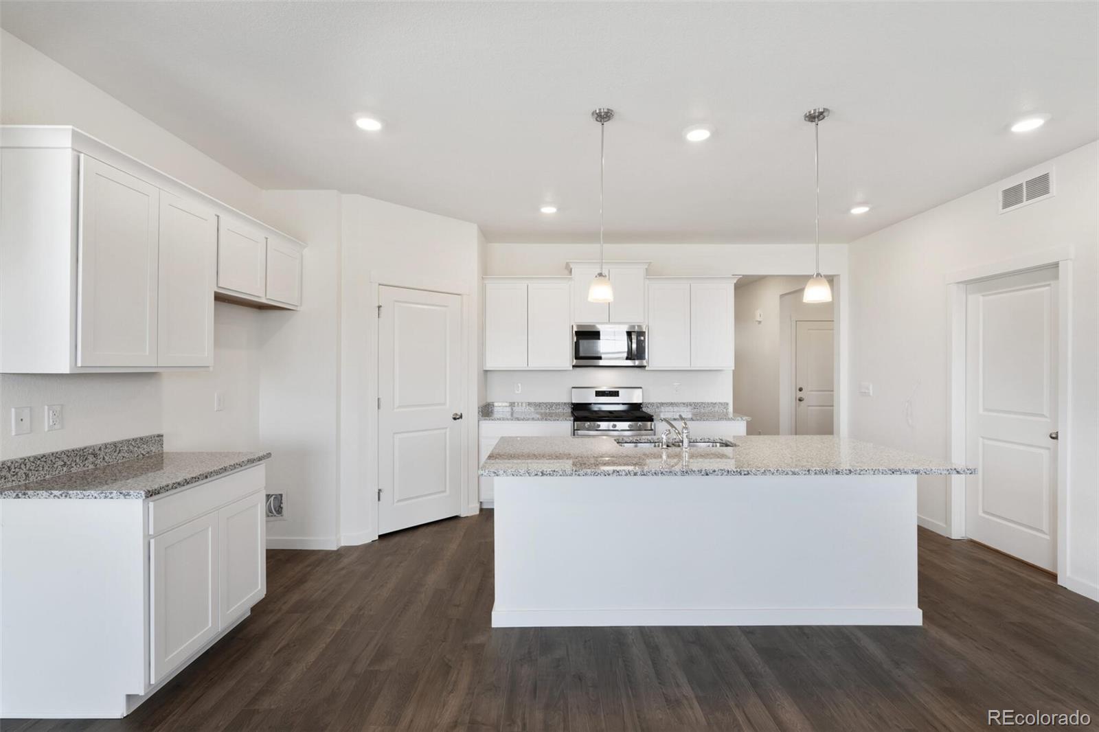 4859 Lynxes Way Johnstown, CO 80534 - Photo 15 of 28