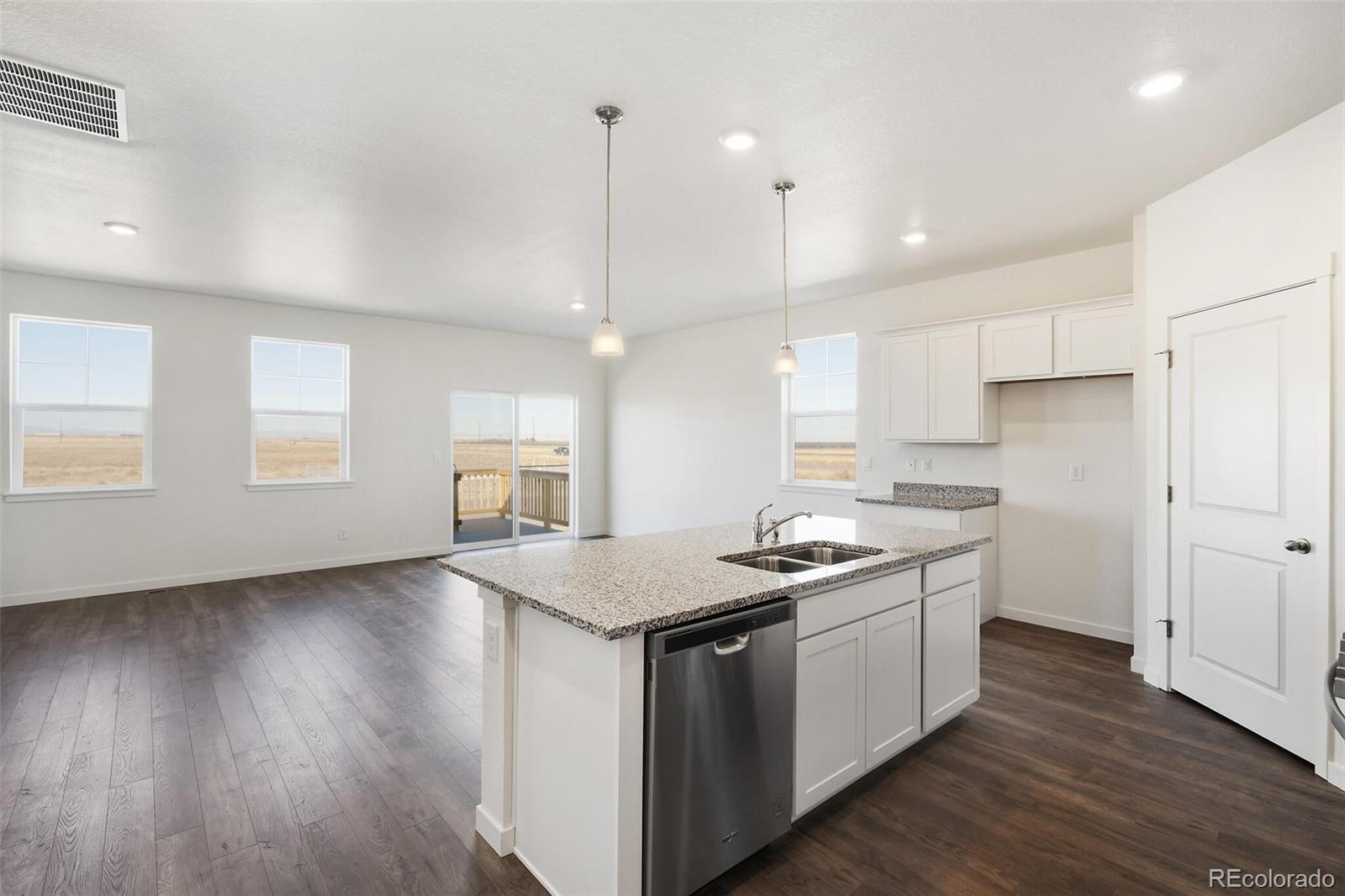 4859 Lynxes Way Johnstown, CO 80534 - Photo 17 of 28