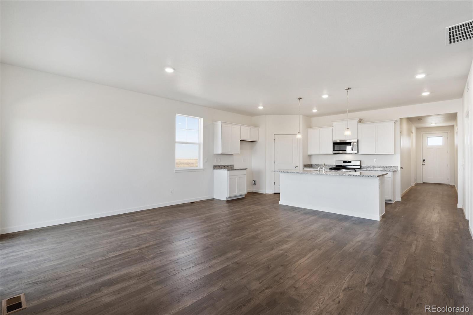 4859 Lynxes Way Johnstown, CO 80534 - Photo 7 of 28