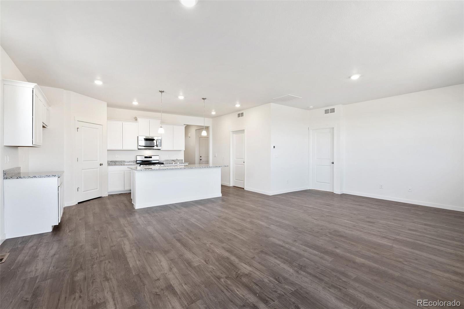 4859 Lynxes Way Johnstown, CO 80534 - Photo 8 of 28