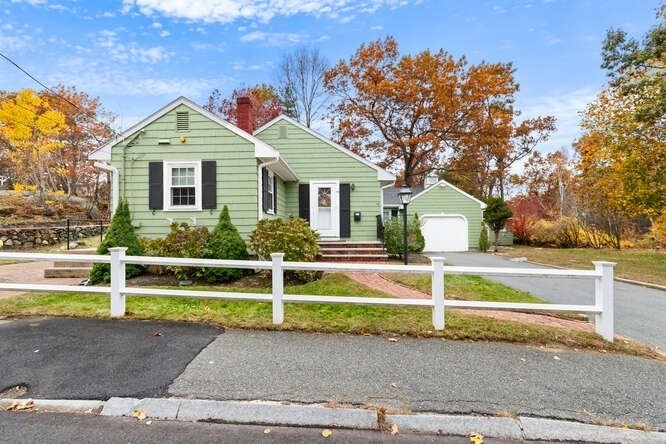 115 Quinn Road Lynn, MA 01904 - Photo 35 of 38 a front view of a house with garden
