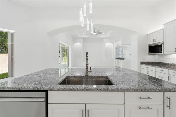 $949,000 | 421 West Chase Street, Hernando, FL 34442