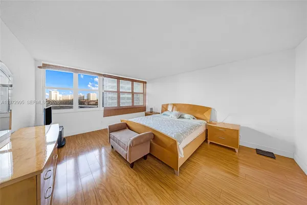 $2,500 | 1825 South Ocean Drive, Unit 708, Hallandale Beach, FL 33009