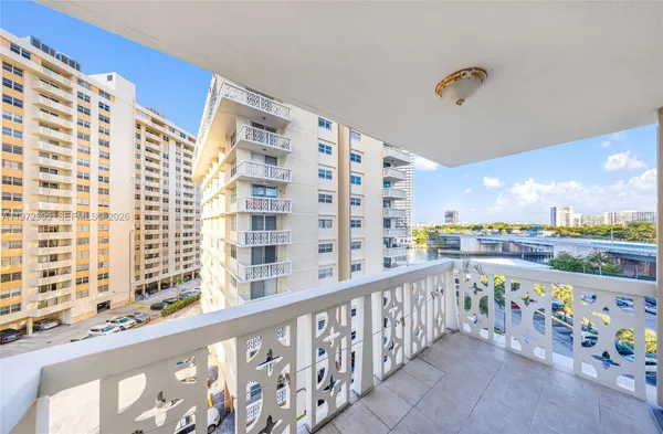 $2,500 | 1825 South Ocean Drive, Unit 708, Hallandale Beach, FL 33009