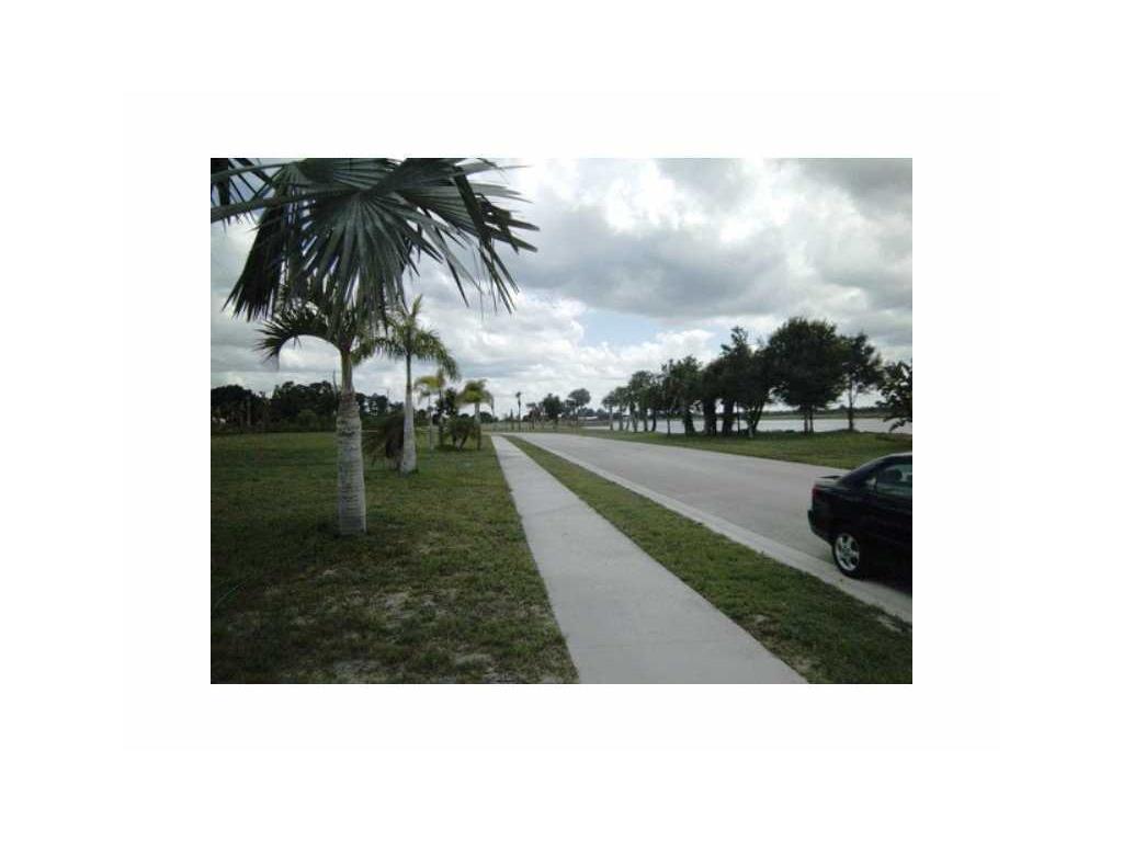 904 Yearling Trail Sebastian, FL 32958 - Photo 5 of 8