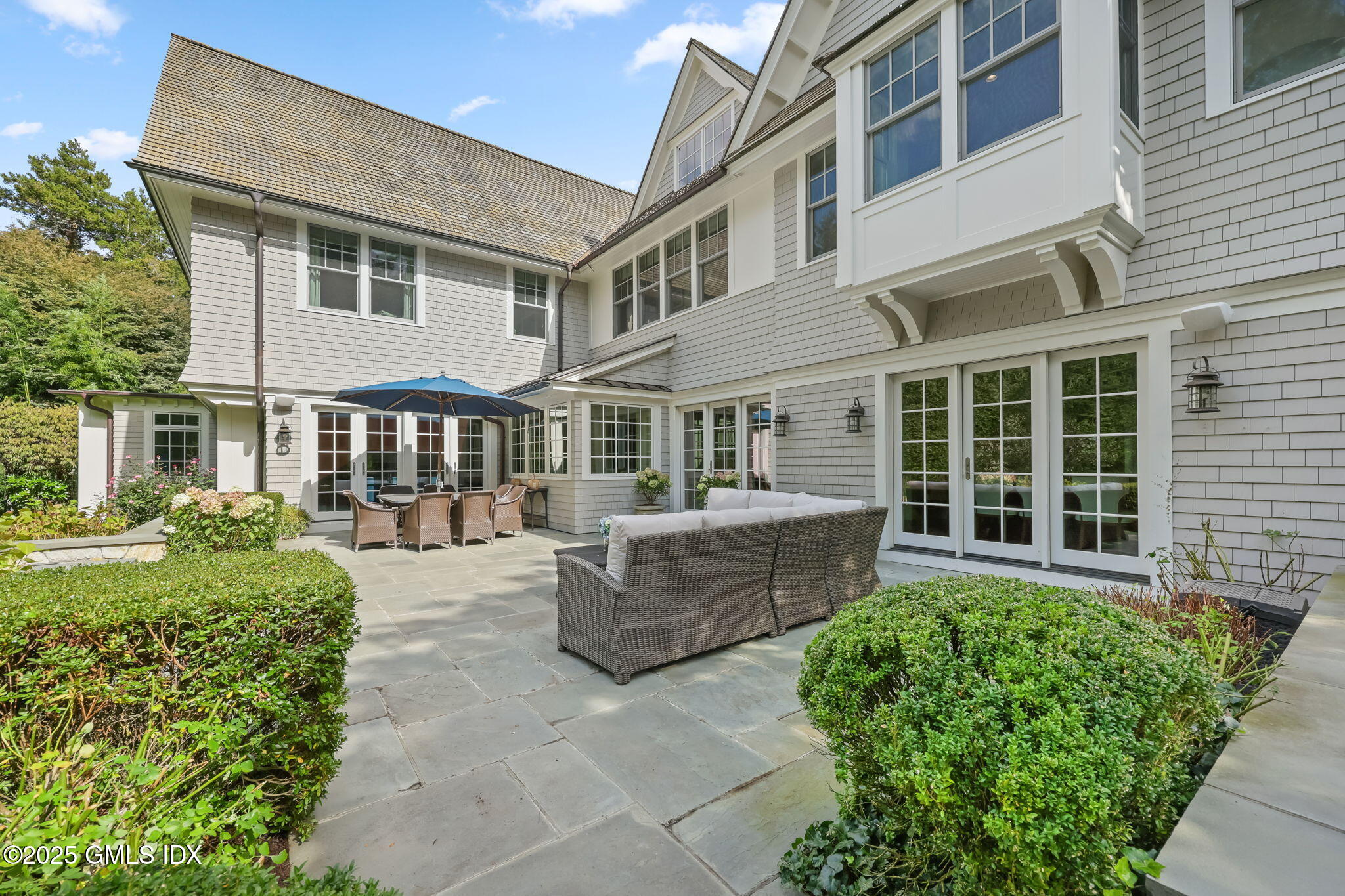 6 Gilliam Lane Riverside, CT 06878 - Photo 6 of 50 10-web-or-mls-6-gilliam-ln