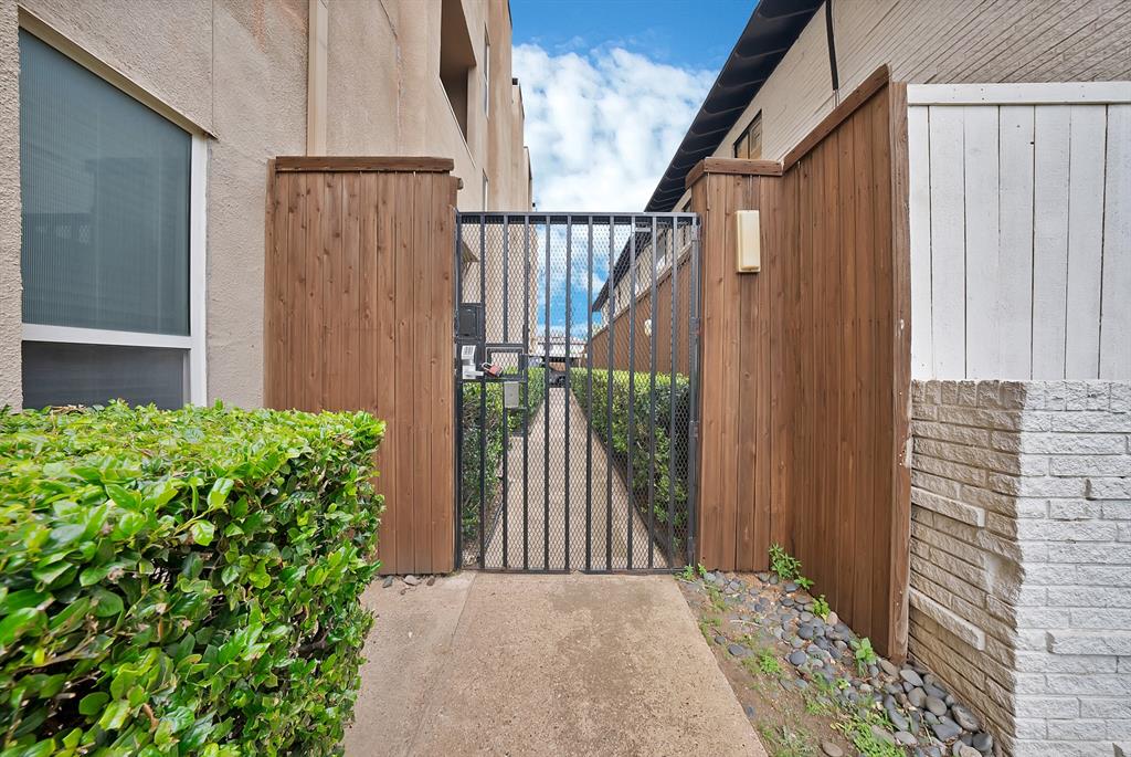 3918 North Hall Street, Unit 3 Dallas, TX 75219 - Photo 17 of 28