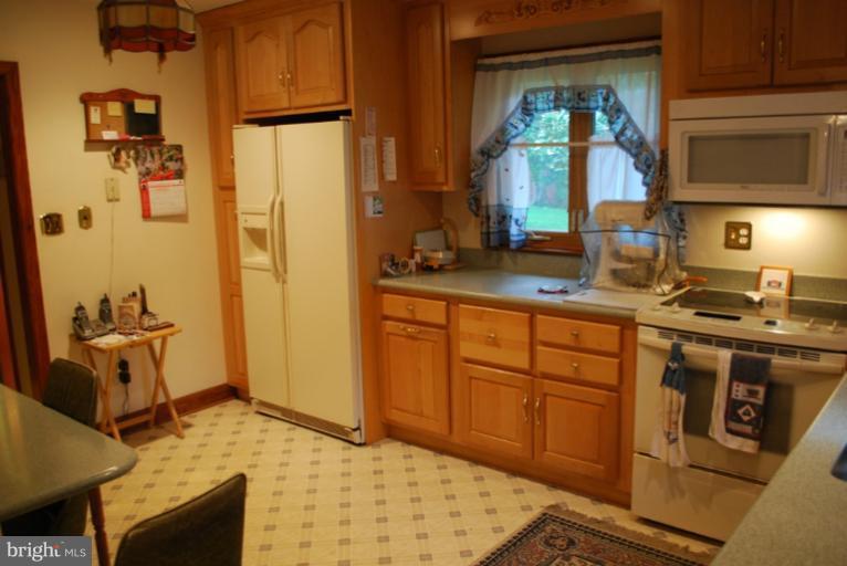 530 Forest View Road Linthicum Heights, MD 21090 - Photo 16 of 19 Kitchen