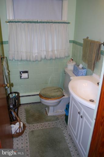 530 Forest View Road Linthicum Heights, MD 21090 - Photo 4 of 19 Bath