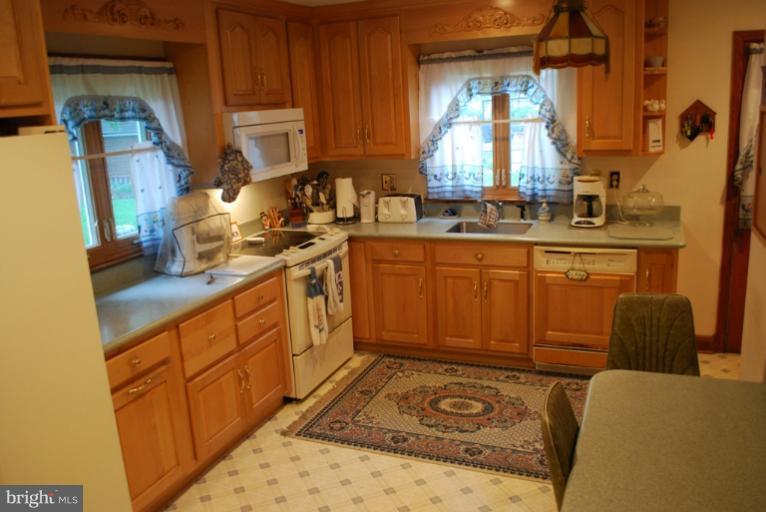 530 Forest View Road Linthicum Heights, MD 21090 - Photo 9 of 19 Kitchen