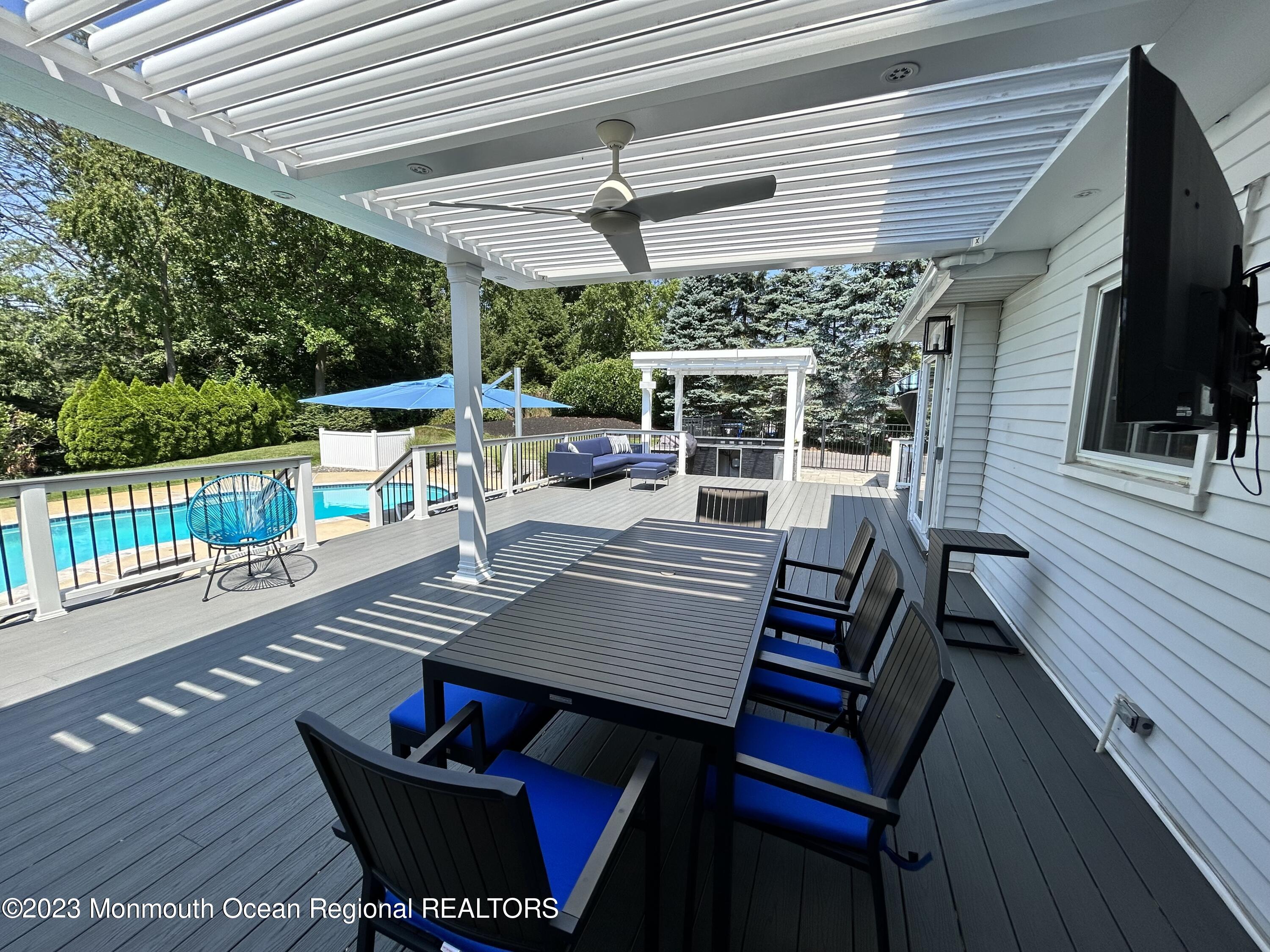11 Quaker Road Middletown, NJ 07748 - Photo 20 of 25 Quaker Rd Deck