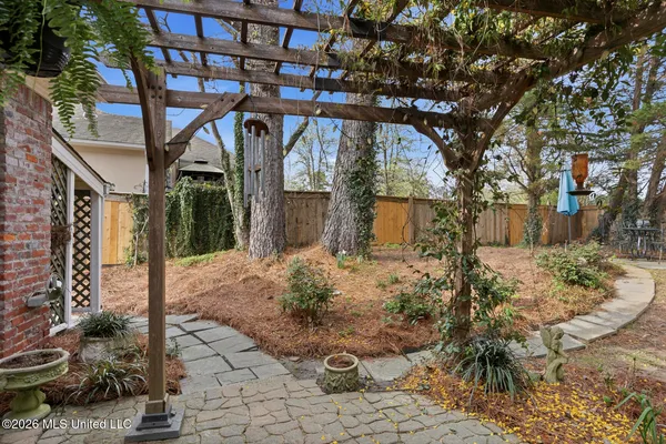 $419,900 | 402 Eastpointe Cove, Madison, MS 39110