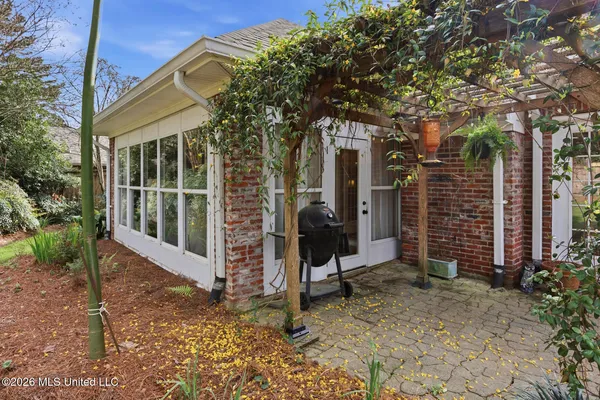 $419,900 | 402 Eastpointe Cove, Madison, MS 39110