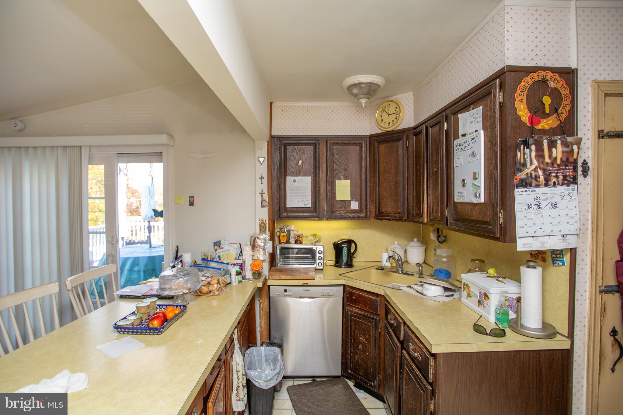 77 Davis Road Doylestown, PA 18901 - Photo 13 of 28