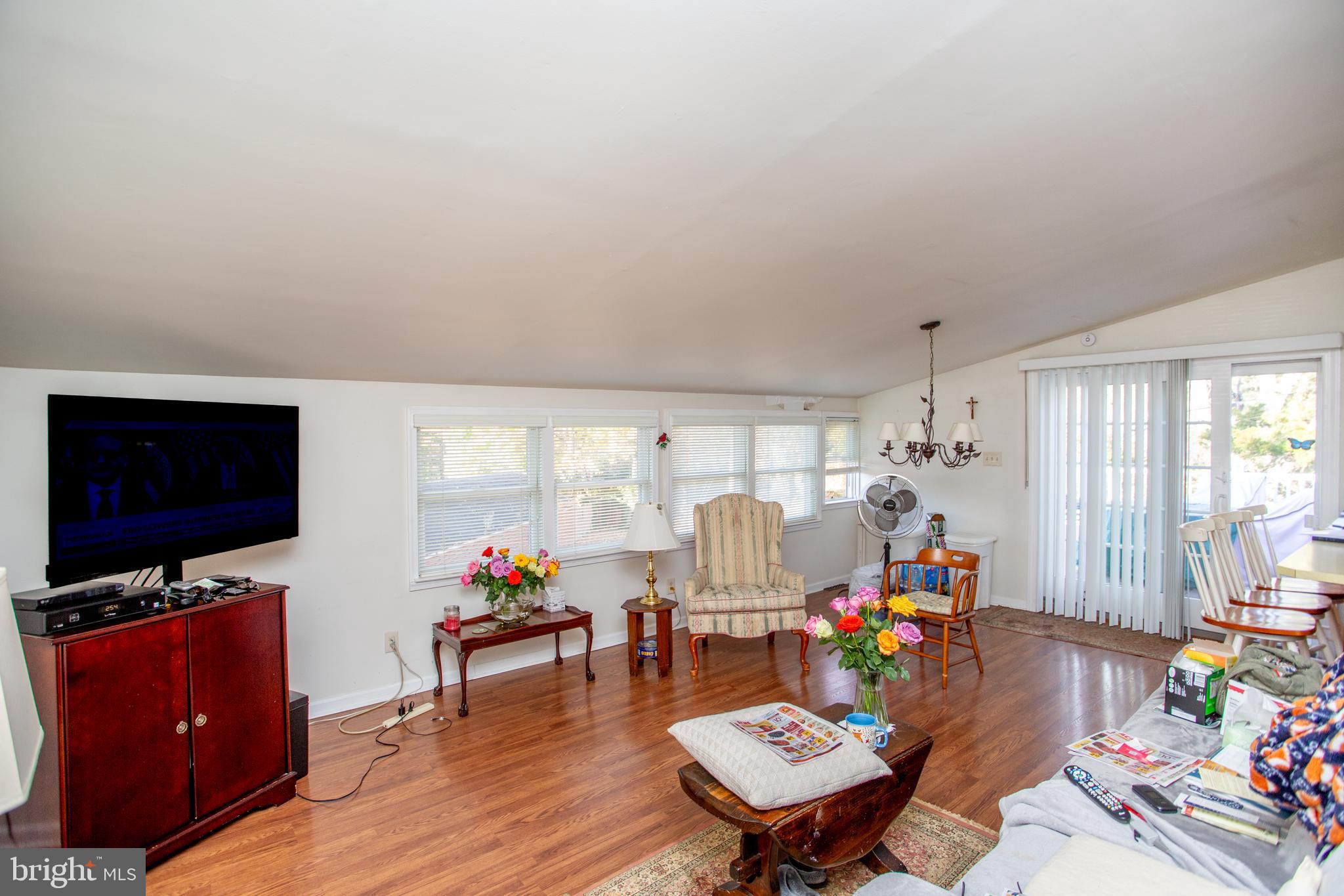 77 Davis Road Doylestown, PA 18901 - Photo 6 of 28